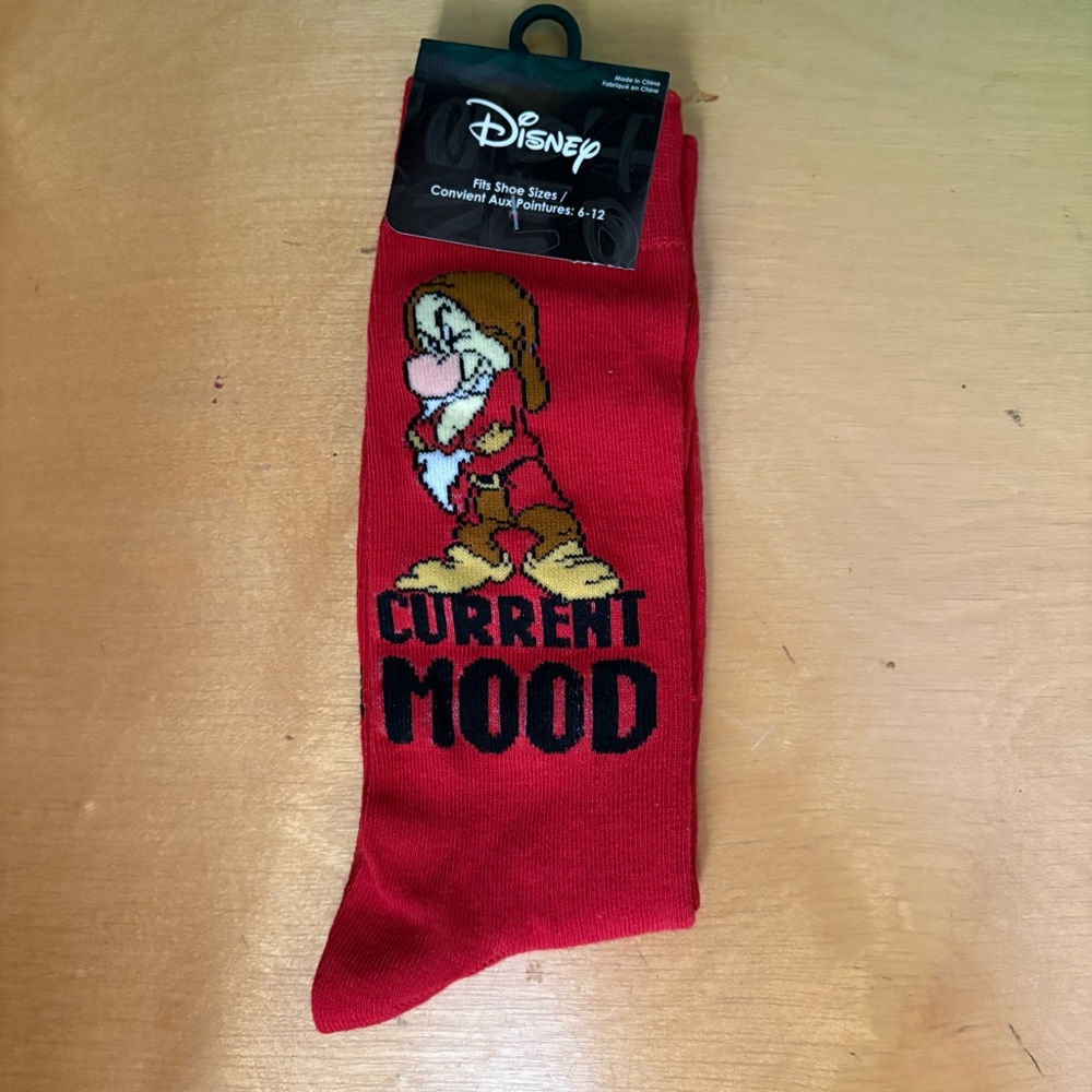 New Disney Grumpy Red Socks Fits Size 6-12 Snow White 7 Drawfs
